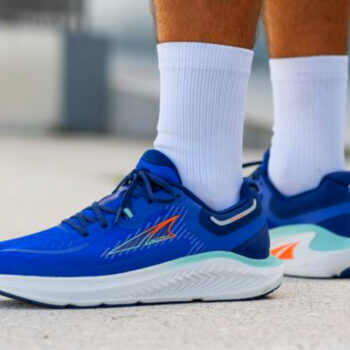 12 Best Men's Walking Travel Shoes for Heel Spurs in 2025