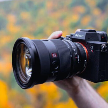 12 Cameras That Nail Both Wide City Streets and Distant Mountains
