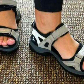 12 Comfortable Shoes for Seniors Who Travel