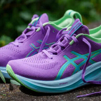 12 Comfortable Travel Shoes Seniors Can Walk in All Day
