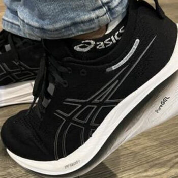 12 Comfortable Travel Walking Shoes You Can Wear All Day Without Foot Pain