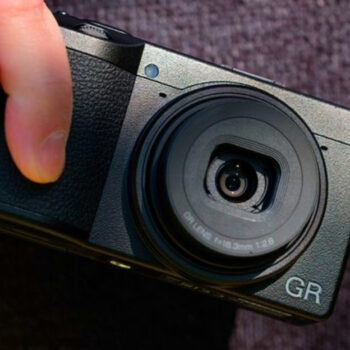 12 Compact Cameras That Turn Commutes Into Photo Ops