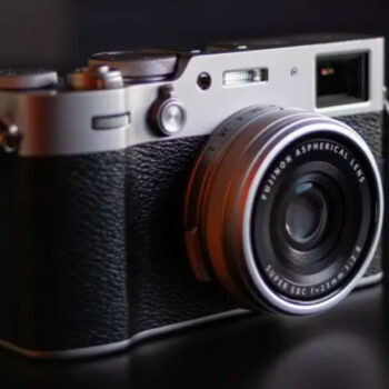 14 Compact Cameras for Capturing Seaside Towns in Style