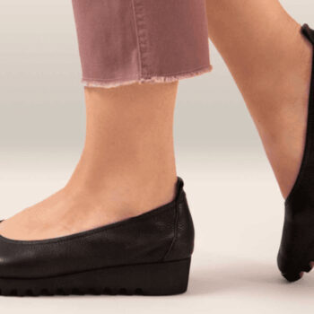 14 Cute, Comfy Flats That Actually Survive a Full Day of Sightseeing