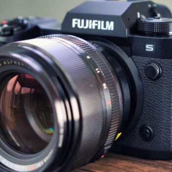 14 Night Cameras That Freeze Motion in Busy City Streets