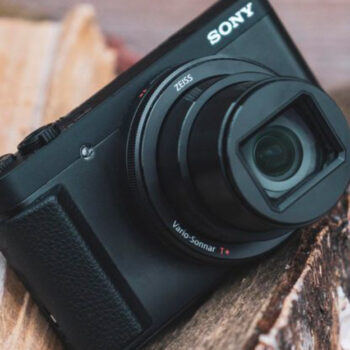 14 Travel Zoom Cameras That Capture Distant Shots Without Extra Lenses