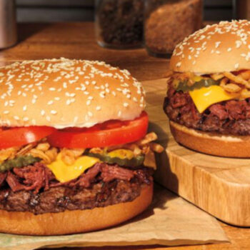 15 Fast Food Chains Known for Massive Portions – Which One Really Delivers the Most?