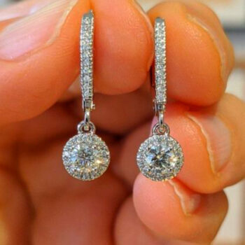 15 Travel-Friendly Jewelry Pieces That Won’t Tangle or Break