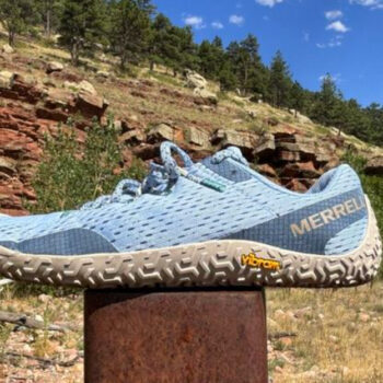 16 Lightweight Travel Shoes That Go With Everything