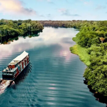 17 Best Places to Travel for a Water-Based Safari