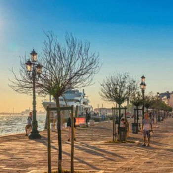 17 Ways to Visit Venice, Italy Without the Crowds