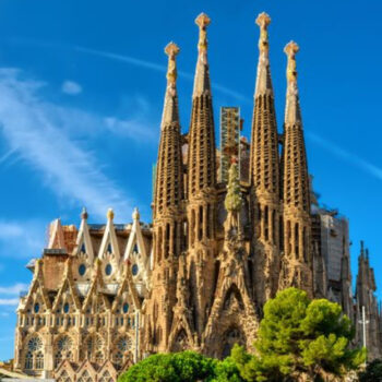 19 Unique European Attractions Revealed Their Strangest Rules — What Happens Next Shocked Me