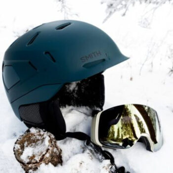 Best Ski Gear of 2025/26: 21 Tested Picks for Jackets, Pants & Accessories
