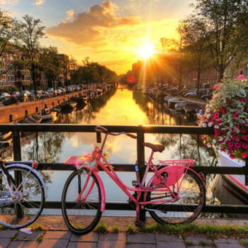 27 Cities Travel Pros Visit - And 11 Tourist Traps They Skip