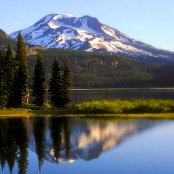 7 Oregon Lakes So Beautiful, Locals Won’t Tell You Where They Are