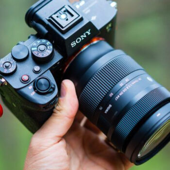 7 Reasons to Switch from DSLR to Mirrorless in 2025