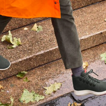 8 Best Comfortable Shoes for Rainy Fall Trips