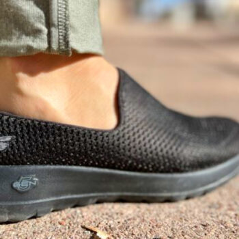 8 Best Comfortable Walking Shoes for Fall 2025 Travel