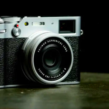 8 Compact Cameras That Are Sleigh-Ride Ready
