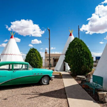 9 Roadside Giants, 9 Retro Oddities — All Must-Sees in the US