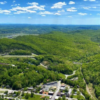 An Appalachian Ridge Hike in Tennessee Where You Can See Three States at Once