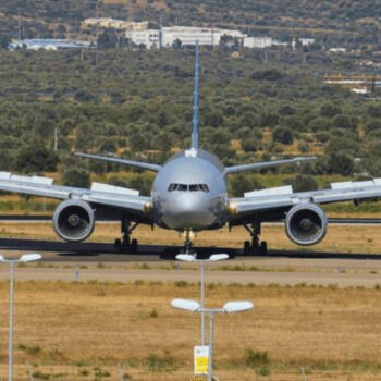 Best Time to Book Thanksgiving and Christmas Flights This Year