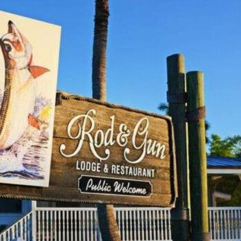 Florida Everglades Seafood Spots Tourists Overlook