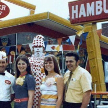 Gone But Not Forgotten: 24 Restaurant Chains That Defined an Era