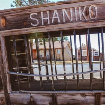 Hidden Gold-Rush Ghost Towns in Oregon That Photographers Obsess Over