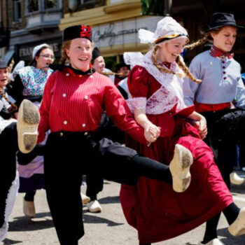 Holland, Michigan – Dutch Heritage and Tulip Time Festival