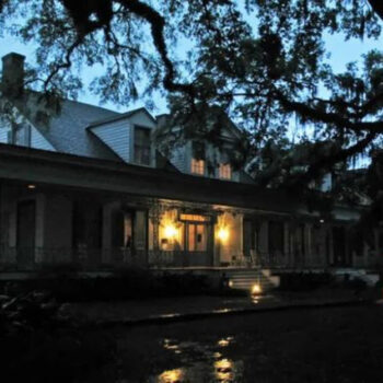 Louisiana's St. Francisville Offers Chilling Haunted Plantation Tours