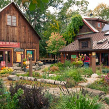 Michigan's M-22 Loop: Beaches, Dunes, and Small-Town Bakeries
