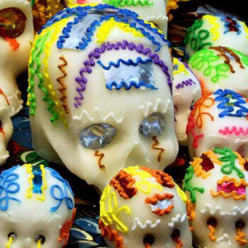 Pan de Muerto and Beyond: The Symbolic Foods That Feed the Spirits of Día de los Muertos