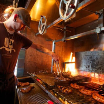 Portland Food Guide: Top 10 Local Restaurants for First-Time Visitors