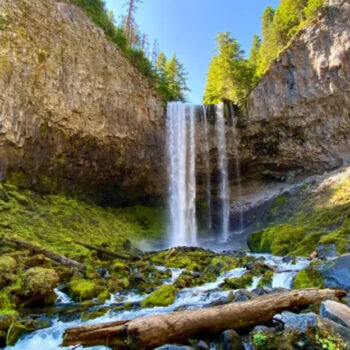 Short afternoon waterfall walks between Portland and Mount Hood