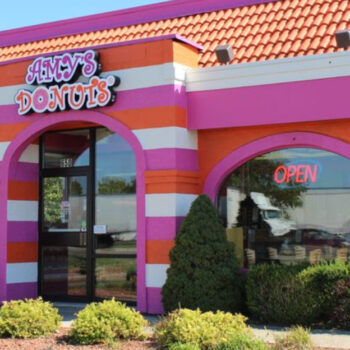 Skip These 11 Tourist Trap Doughnut Shops - Try These 18 Local Gems Instead