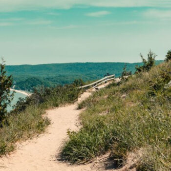 Sleeping Bear Dunes: Michigan's Scenic Drive and Family-Friendly Beach Hikes