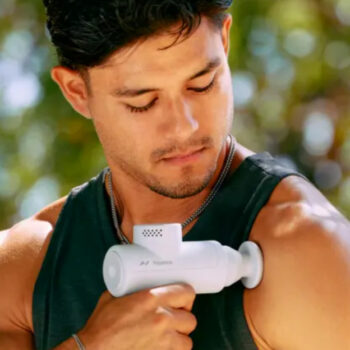 Stay Fit Anywhere: 6 Must-Have Wellness Gadgets for Traveling Runners