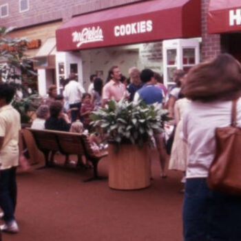 These 16 Mall Food Courts Were Teen Meccas in the ’90s