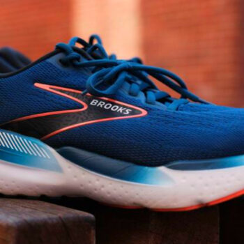Top 10 Running Shoes for Men with Flat Feet (2025)