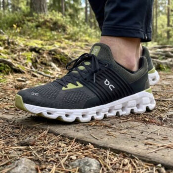 We Tried Hoka vs On Running Shoes for Travel, And These 7 Deliver in 2026