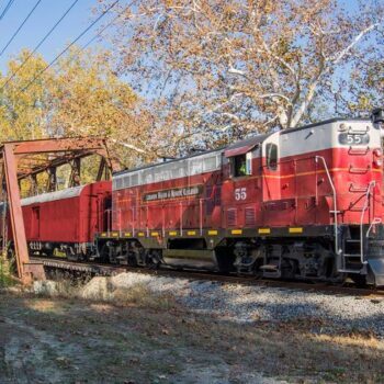 Riding This Scenic Ohio Train Through Fall Color Feels Like Stepping Into A Hallmark Movie