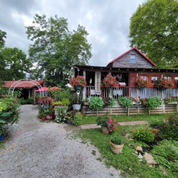 This Indiana Farm Is A Restaurant, A Winery, And An Antique Shop All In One Stop