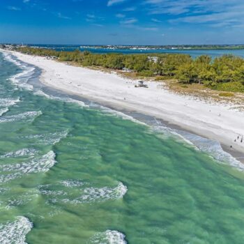This Florida Beach Has Water So Clear It Feels Like a Hidden Caribbean Escape