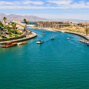 This Arizona Reservoir Is So Huge And Blue It Feels Like A Coastline Hiding In The Desert