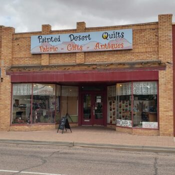 This Tiny Arizona Desert Town Hides A Fabric Store So Good Quilters Drive Hours To Reach It