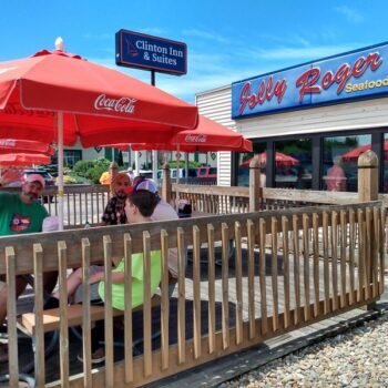 This Unfussy Little Lake Erie Joint In Ohio Serves Up A Cornmeal-Crusted Perch Platter Locals Swear By