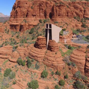 This Arizona Chapel Was Carved Right Into The Red Rocks And Draws Visitors From All Over