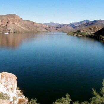 One Afternoon At This Apache Junction Fish Camp Feels More Arizona Than A Whole Week Of Sightseeing
