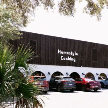 You'd Never Guess This Humble Florida Restaurant Serves Homestyle Cooking This Good